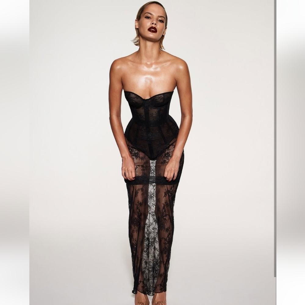 1. NWT SKIMS ULTRA FINE LACE STRAPLESS CORSET LONG DRESS - Picture 2 of 14